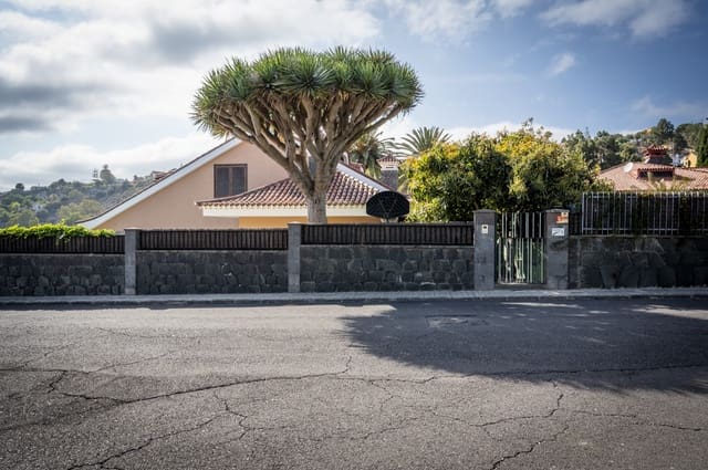 4 soverom Hus til salgs i Santa Brígida med svømmebasseng garasje - € 1 800 000 (Ref: 9256157)