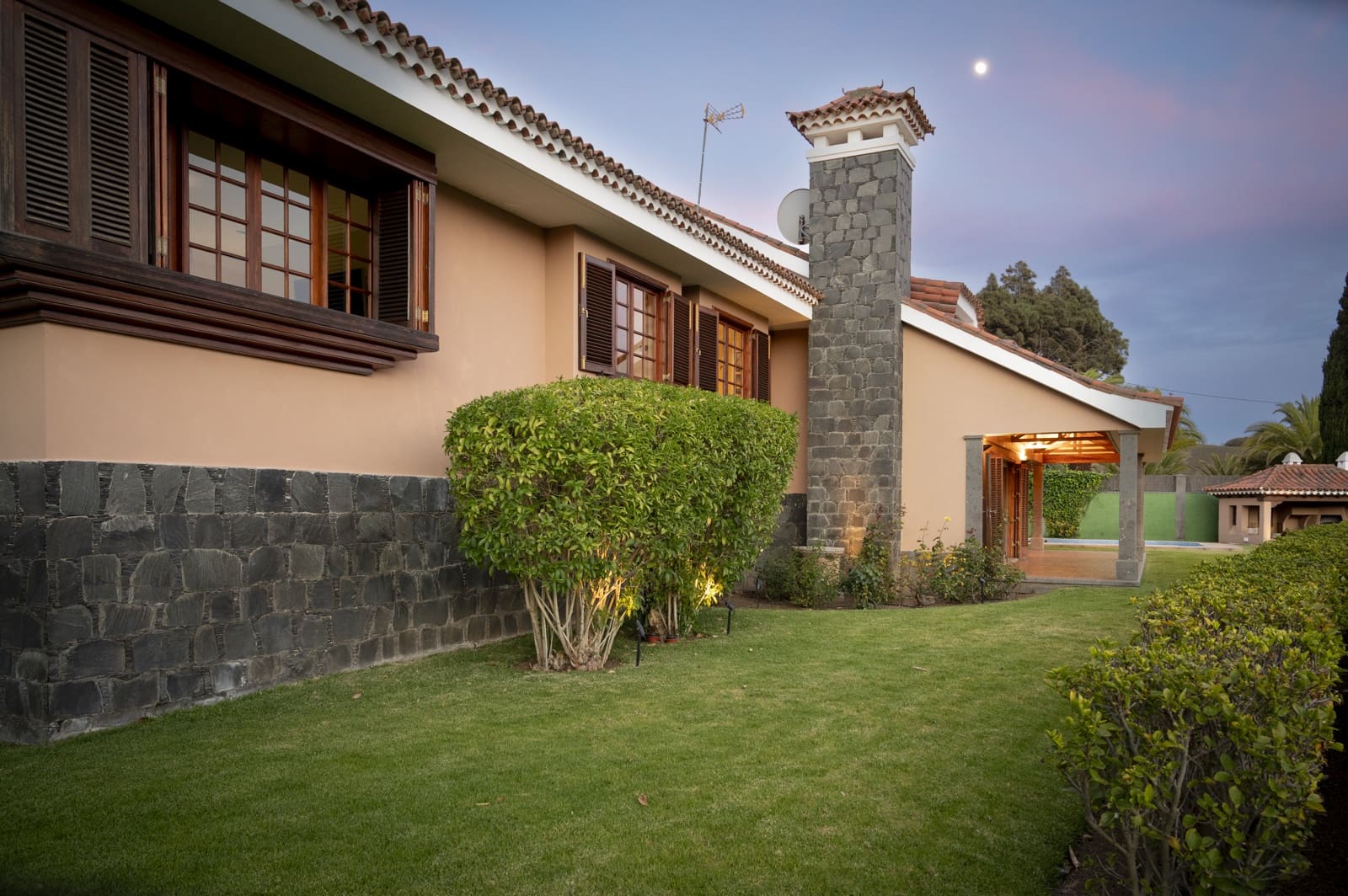 4 sypialnia Dom na sprzedaż w Santa Brigida z basenem garażem - 1 800 000 € (Ref: 9256157)