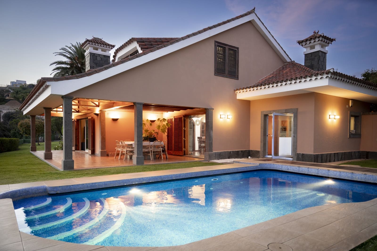 4 sypialnia Dom na sprzedaż w Santa Brigida z basenem garażem - 1 800 000 € (Ref: 9256157)