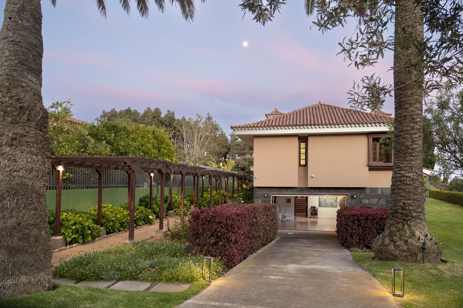 4 sypialnia Dom na sprzedaż w Santa Brigida z basenem garażem - 1 800 000 € (Ref: 9256157)