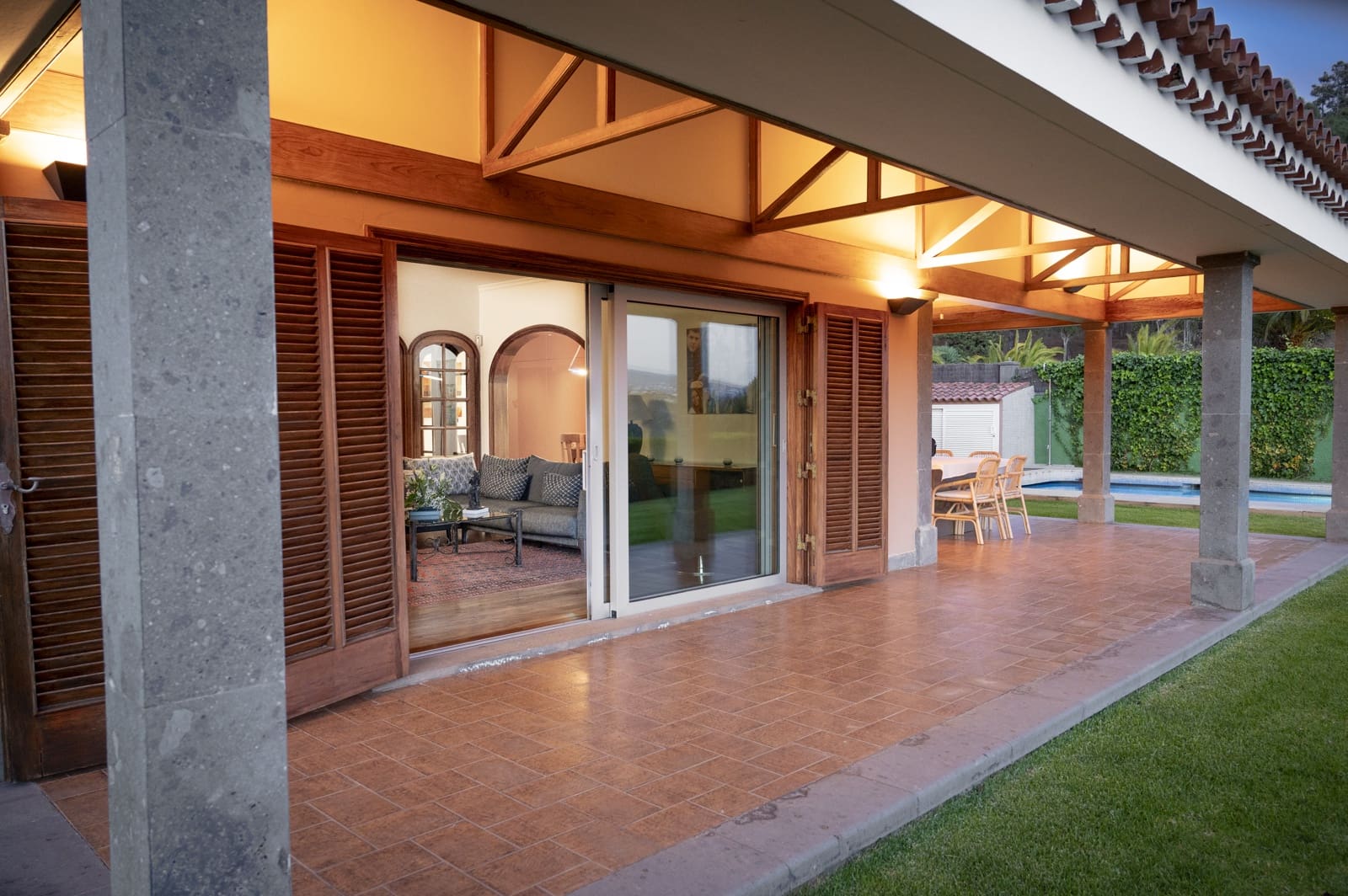 4 sypialnia Dom na sprzedaż w Santa Brigida z basenem garażem - 1 800 000 € (Ref: 9256157)