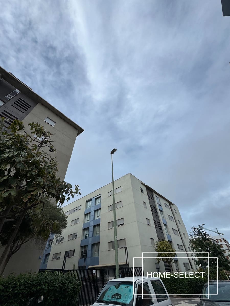 3 bedroom Flat for sale in Las Palmas de Gran Canaria with garage - € 355,000 (Ref: 9448525)