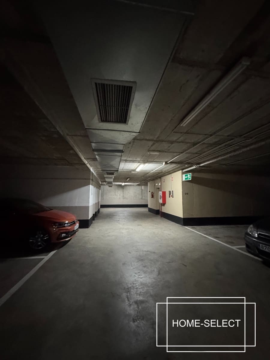 3 bedroom Flat for sale in Las Palmas de Gran Canaria with garage - € 355,000 (Ref: 9448525)