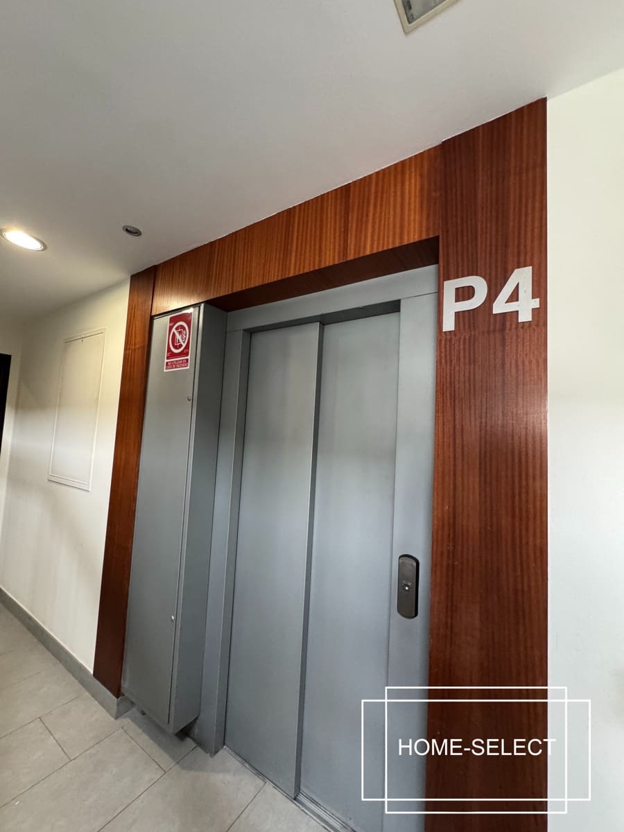 3 bedroom Flat for sale in Las Palmas de Gran Canaria with garage - € 355,000 (Ref: 9448525)