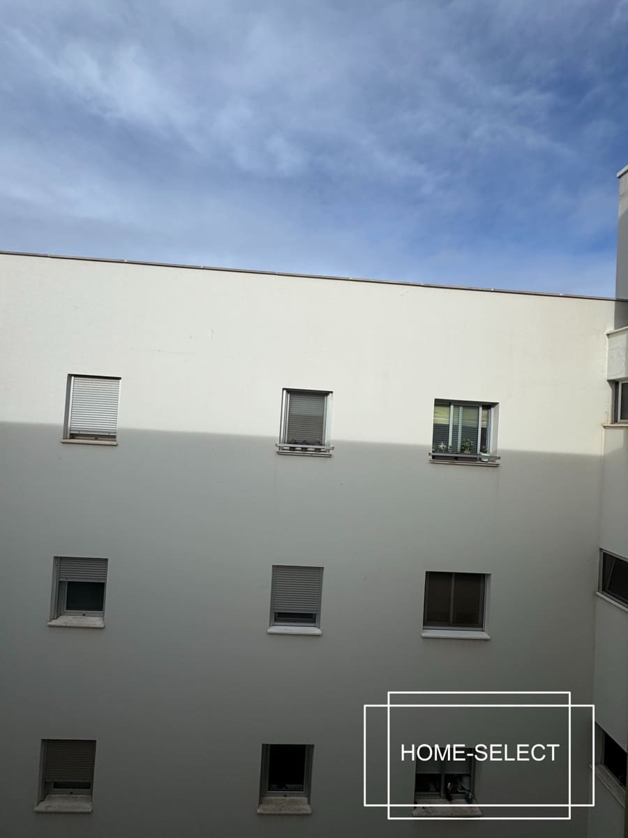 3 bedroom Flat for sale in Las Palmas de Gran Canaria with garage - € 355,000 (Ref: 9448525)