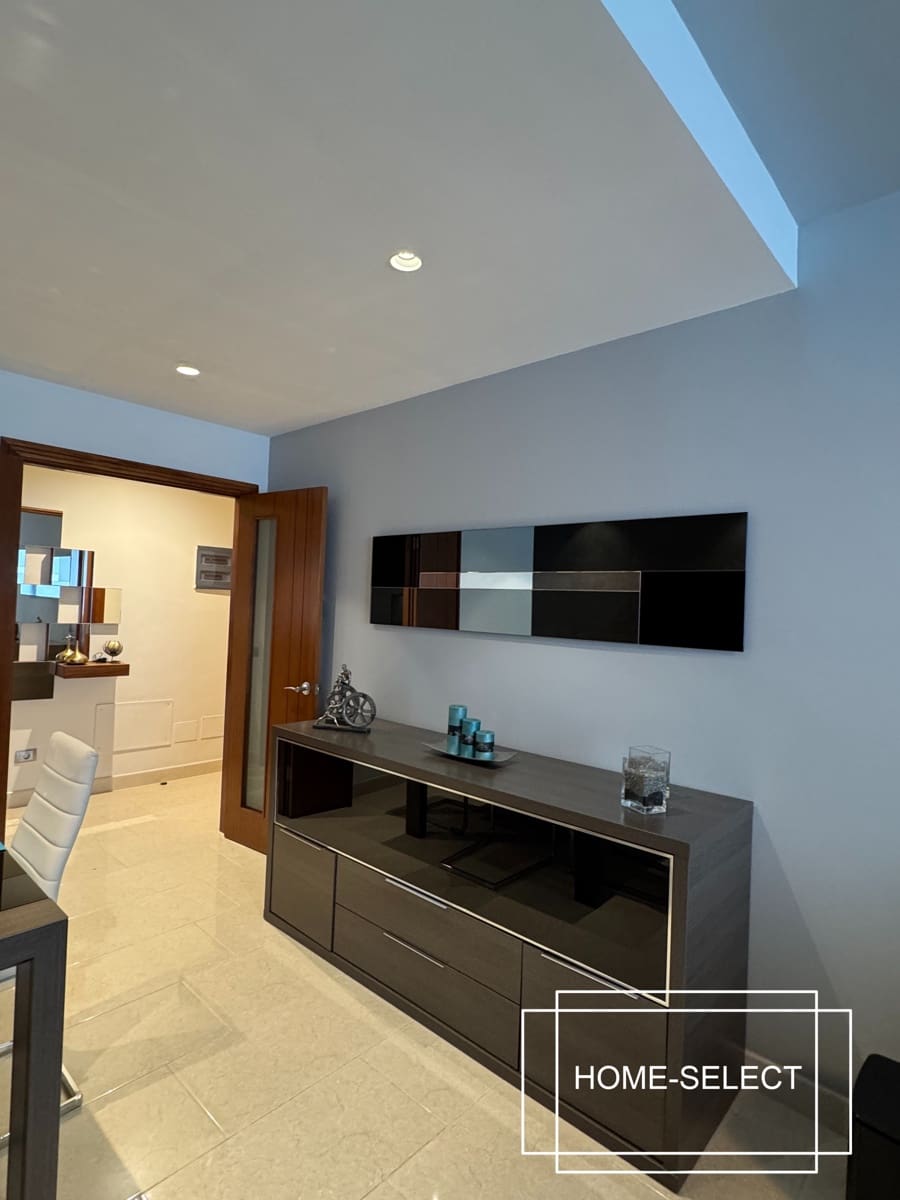 3 bedroom Flat for sale in Las Palmas de Gran Canaria with garage - € 355,000 (Ref: 9448525)