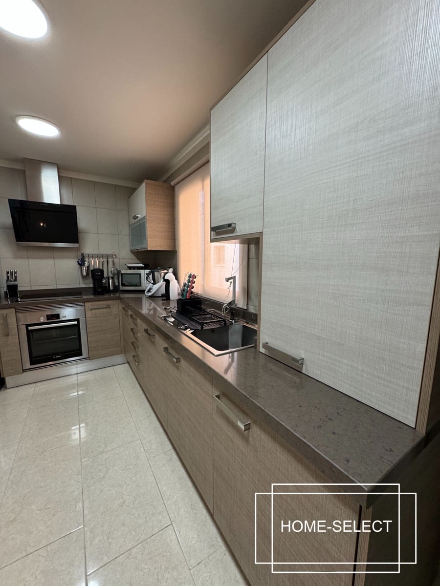 3 bedroom Flat for sale in Las Palmas de Gran Canaria with garage - € 355,000 (Ref: 9448525)