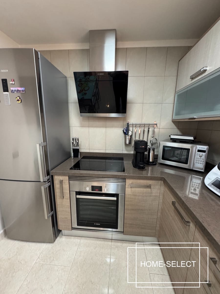 3 bedroom Flat for sale in Las Palmas de Gran Canaria with garage - € 355,000 (Ref: 9448525)