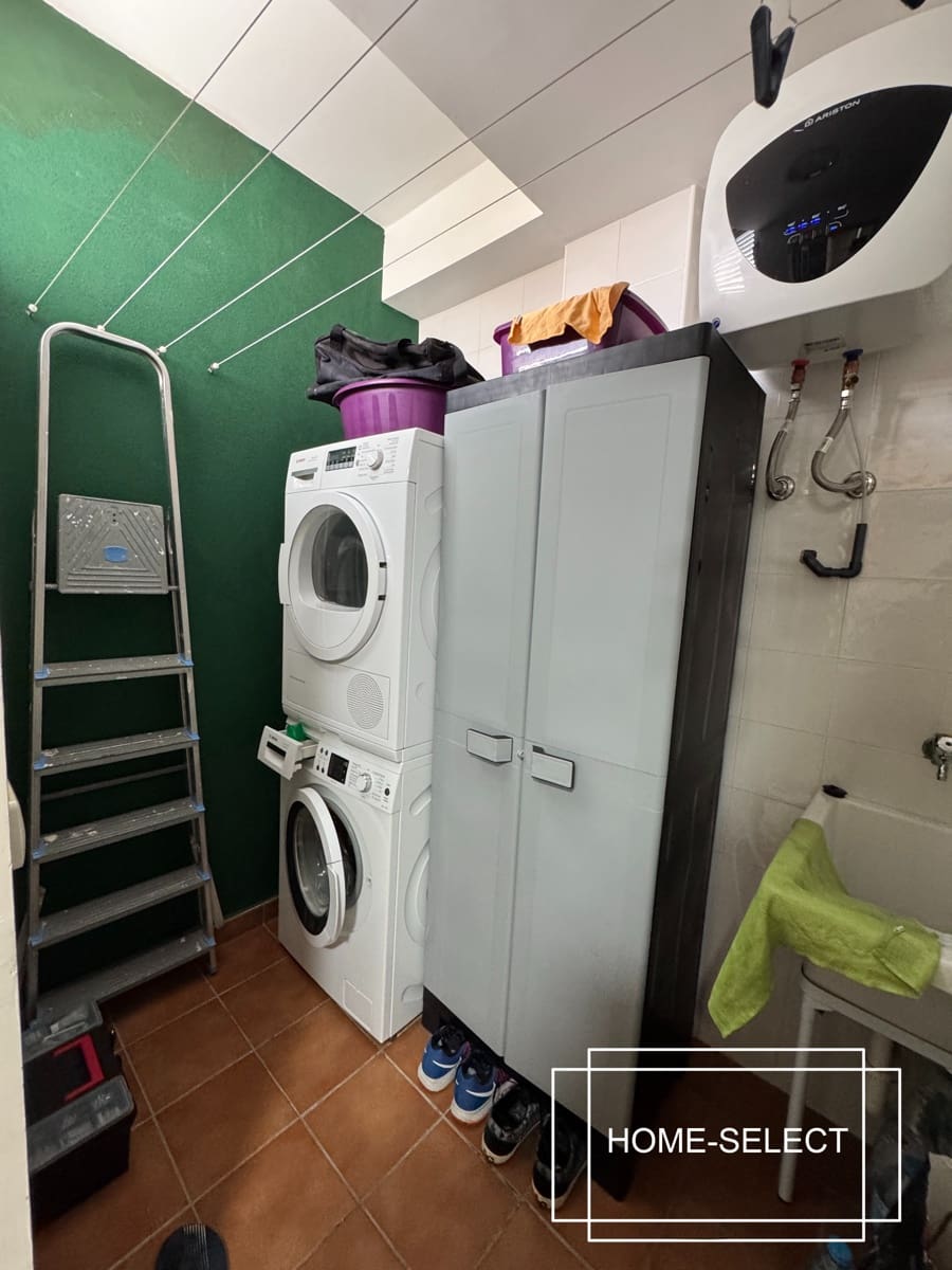 3 bedroom Flat for sale in Las Palmas de Gran Canaria with garage - € 355,000 (Ref: 9448525)