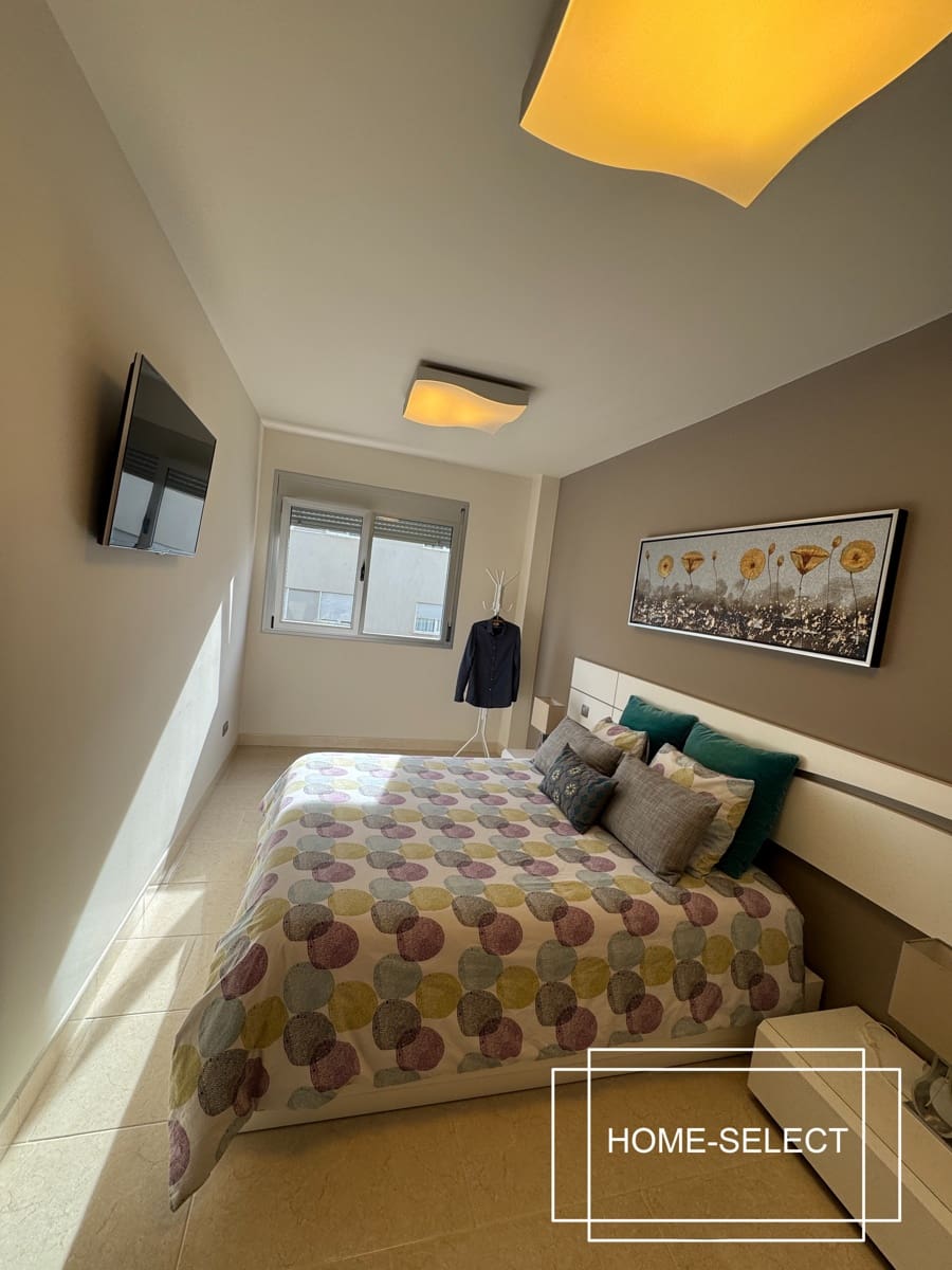 3 bedroom Flat for sale in Las Palmas de Gran Canaria with garage - € 355,000 (Ref: 9448525)