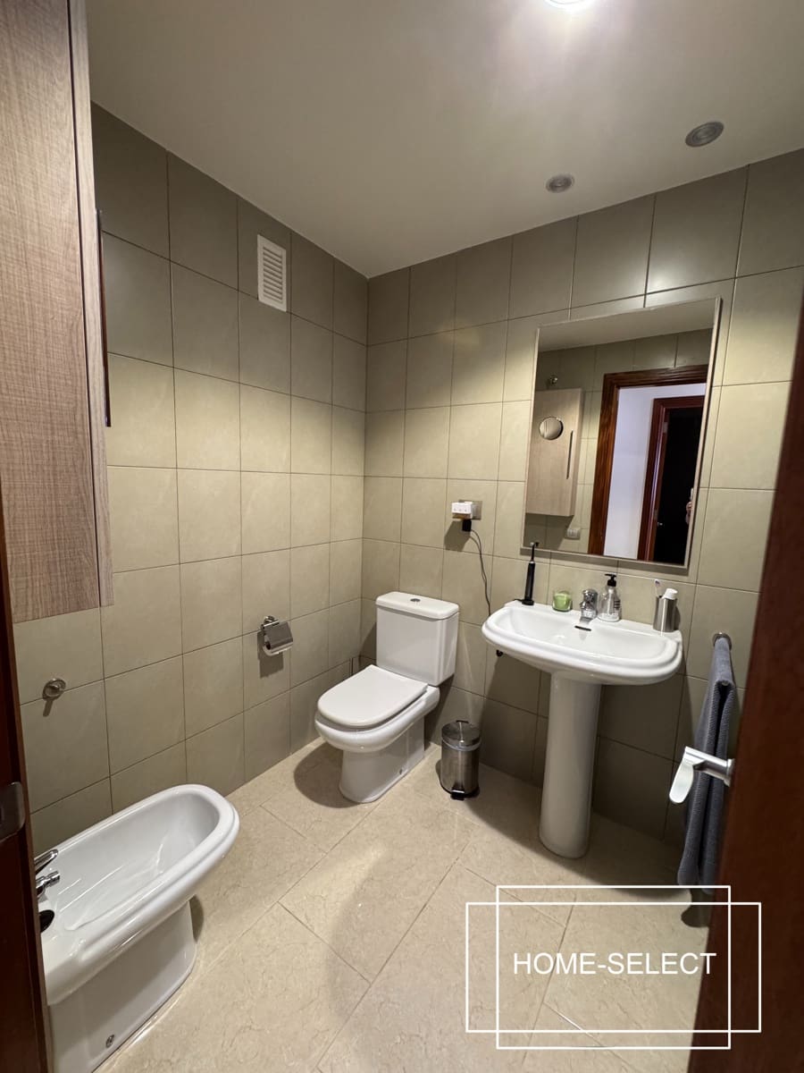 3 bedroom Flat for sale in Las Palmas de Gran Canaria with garage - € 355,000 (Ref: 9448525)