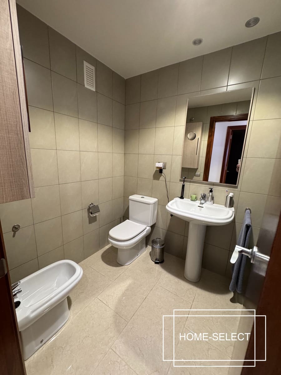 3 bedroom Flat for sale in Las Palmas de Gran Canaria with garage - € 355,000 (Ref: 9448525)