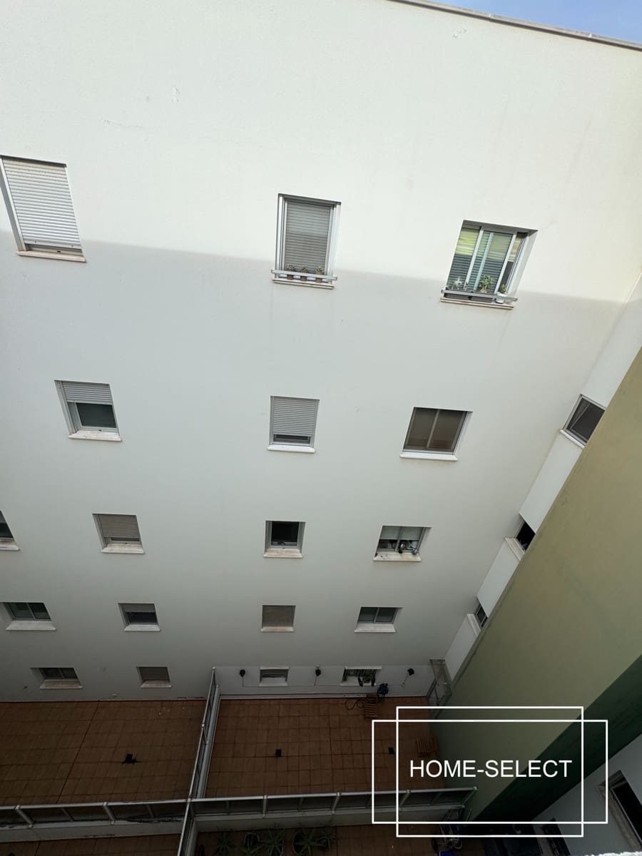 3 bedroom Flat for sale in Las Palmas de Gran Canaria with garage - € 355,000 (Ref: 9448525)