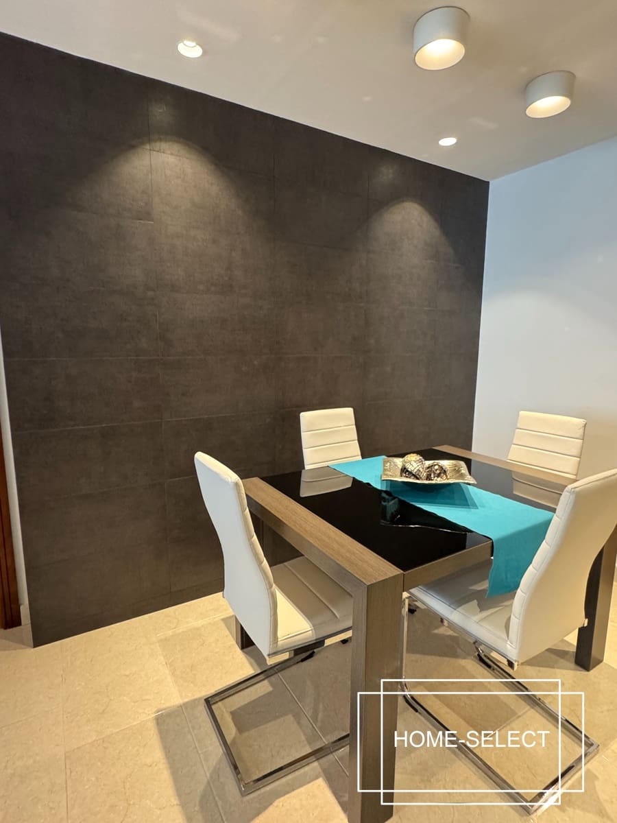 3 bedroom Flat for sale in Las Palmas de Gran Canaria with garage - € 355,000 (Ref: 9448525)