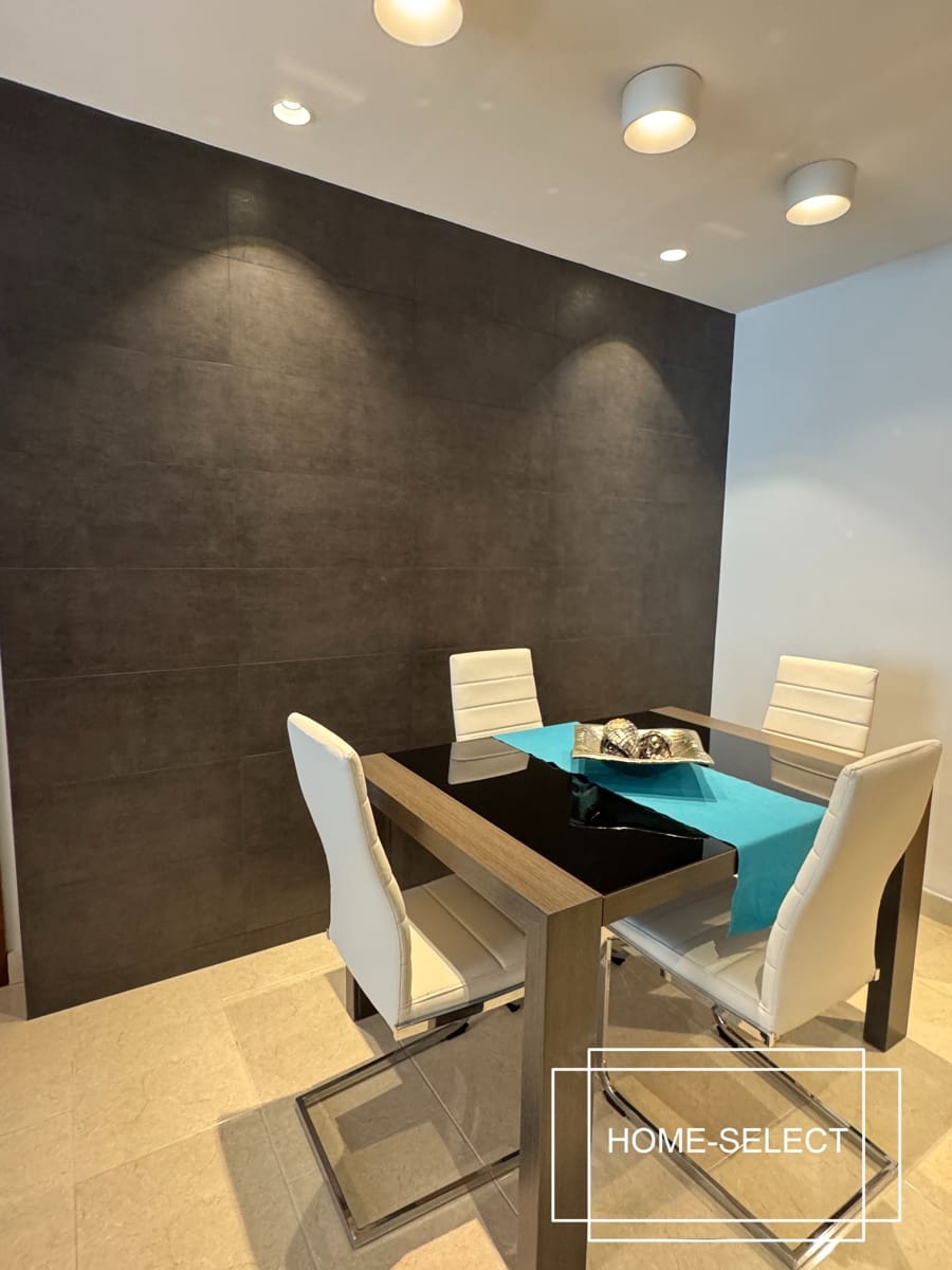 3 bedroom Flat for sale in Las Palmas de Gran Canaria with garage - € 355,000 (Ref: 9448525)