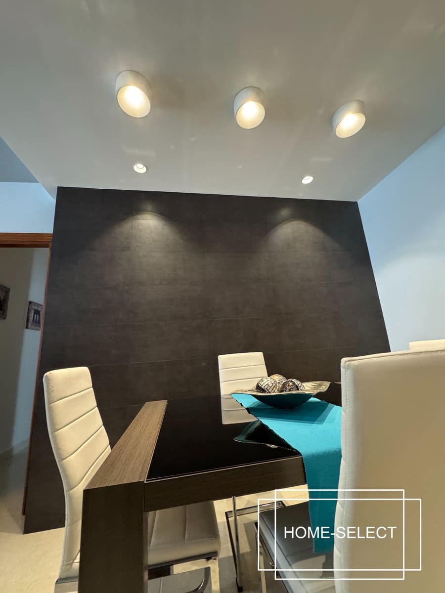 3 bedroom Flat for sale in Las Palmas de Gran Canaria with garage - € 355,000 (Ref: 9448525)