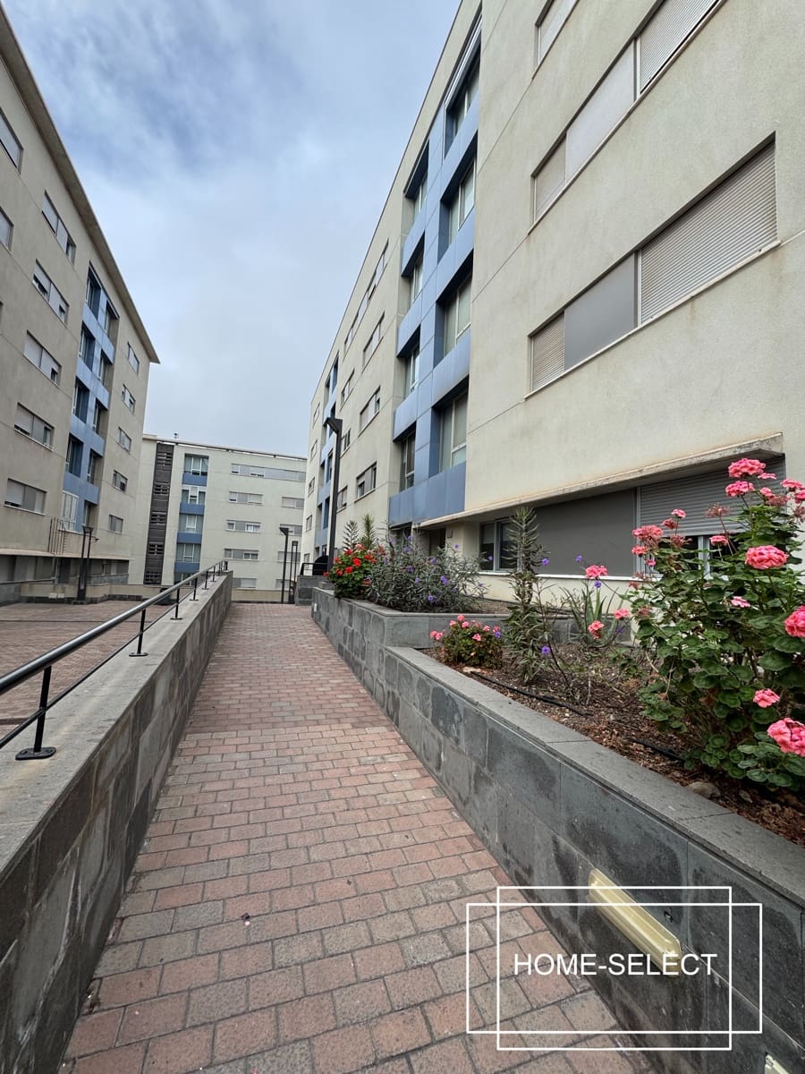 3 bedroom Flat for sale in Las Palmas de Gran Canaria with garage - € 355,000 (Ref: 9448525)