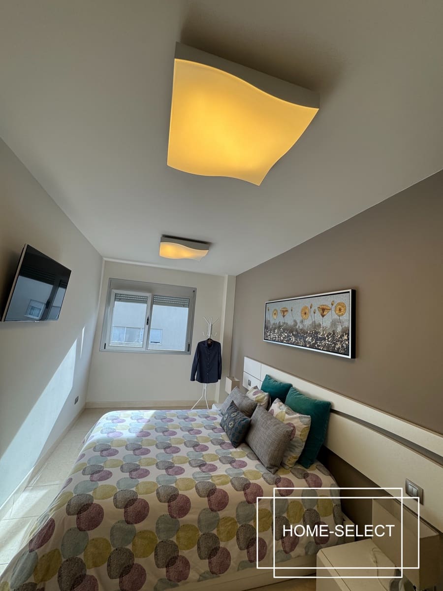 3 bedroom Flat for sale in Las Palmas de Gran Canaria with garage - € 355,000 (Ref: 9448525)