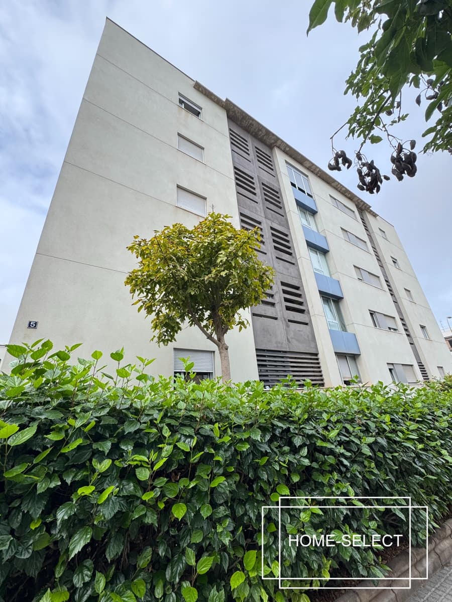 3 bedroom Flat for sale in Las Palmas de Gran Canaria with garage - € 355,000 (Ref: 9448525)