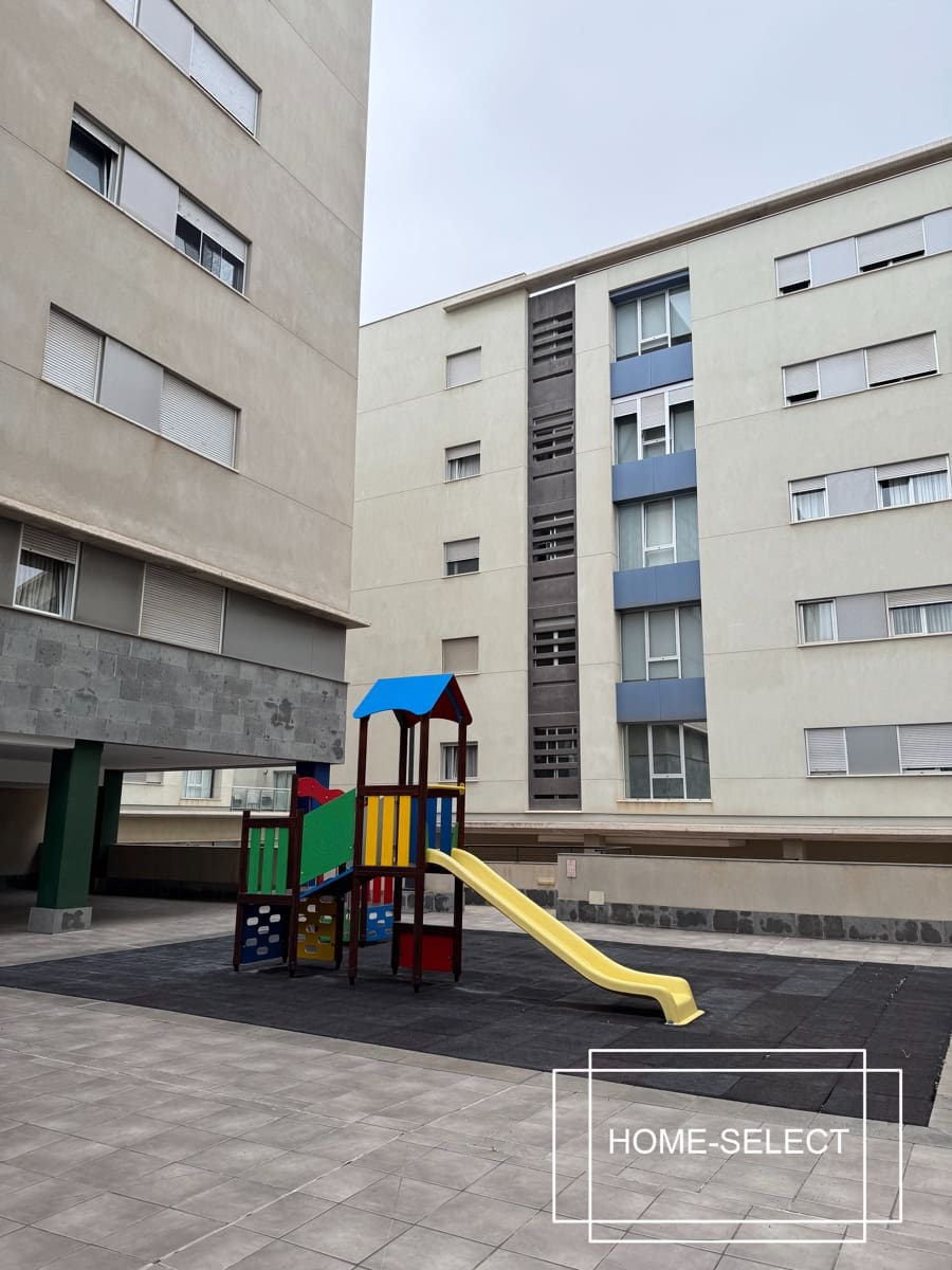 3 bedroom Flat for sale in Las Palmas de Gran Canaria with garage - € 355,000 (Ref: 9448525)