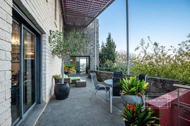 5 sovrum Villa till salu i Santa Brígida med pool garage - 1 500 000 € (Ref: 9985573)