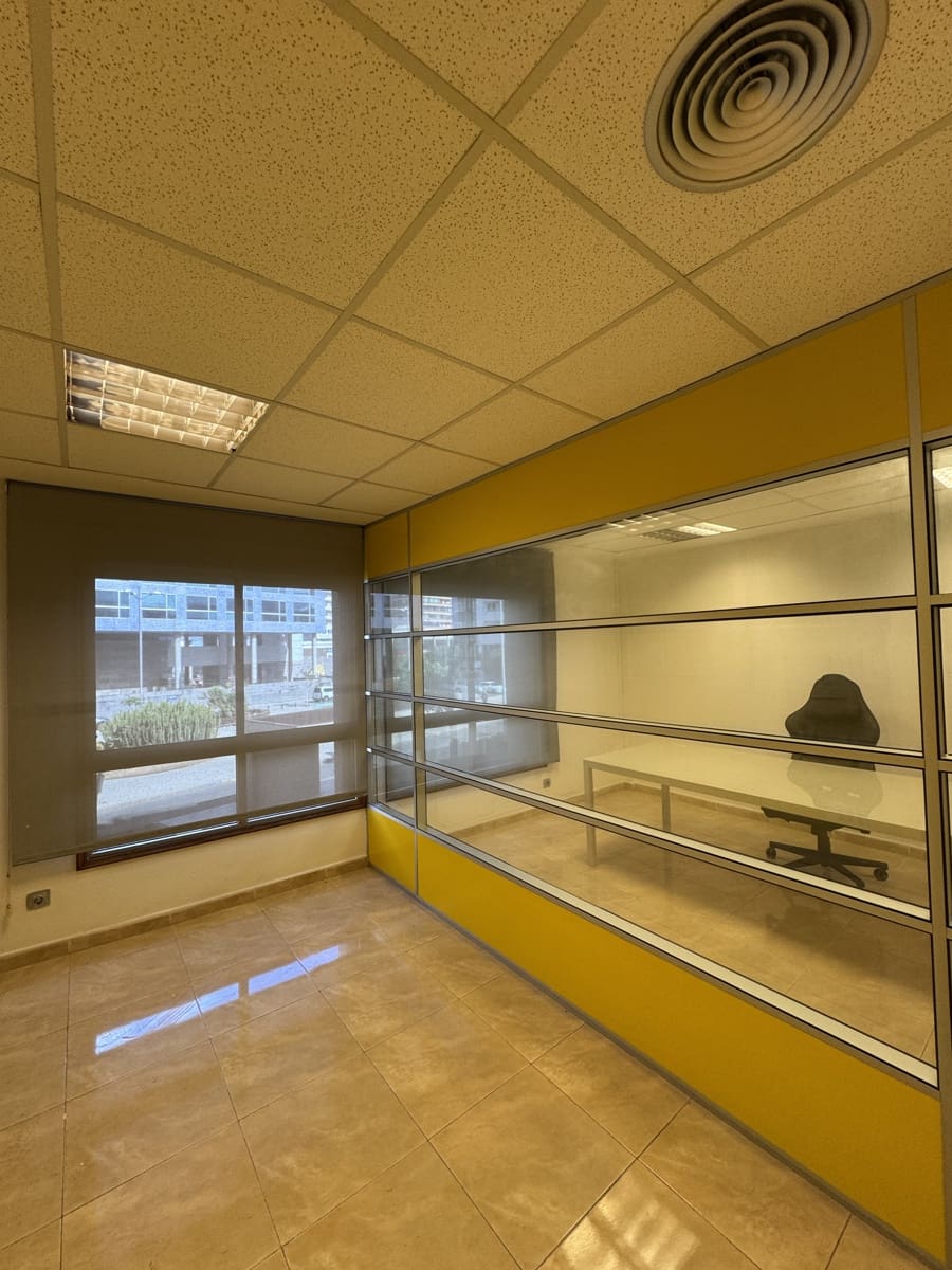 1 camera da letto Ufficio da affittare in Las Palmas de Gran Canaria - 1.750 € (Rif: 9985753)