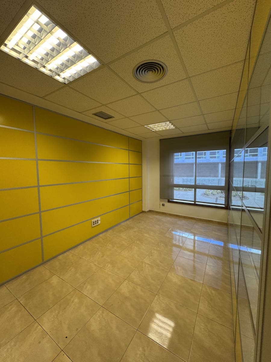 1 camera da letto Ufficio da affittare in Las Palmas de Gran Canaria - 1.750 € (Rif: 9985753)