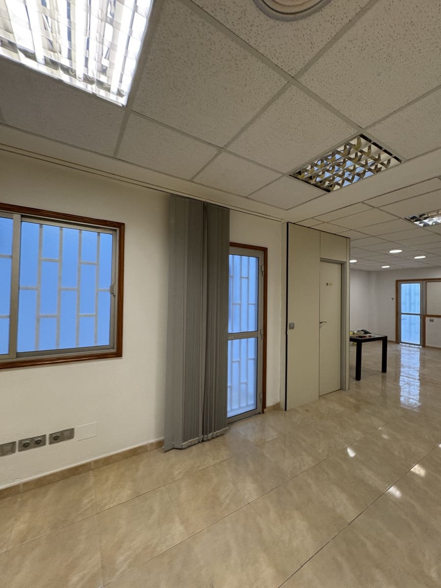 1 camera da letto Ufficio da affittare in Las Palmas de Gran Canaria - 1.750 € (Rif: 9985753)