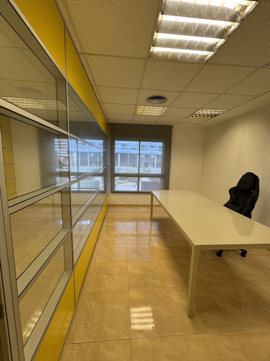1 camera da letto Ufficio da affittare in Las Palmas de Gran Canaria - 1.750 € (Rif: 9985753)