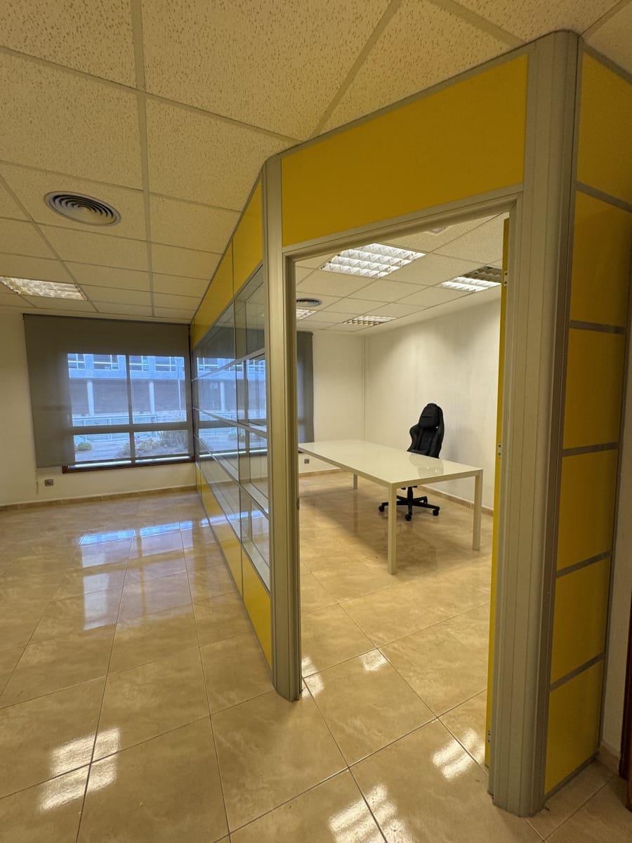 1 camera da letto Ufficio da affittare in Las Palmas de Gran Canaria - 1.750 € (Rif: 9985753)