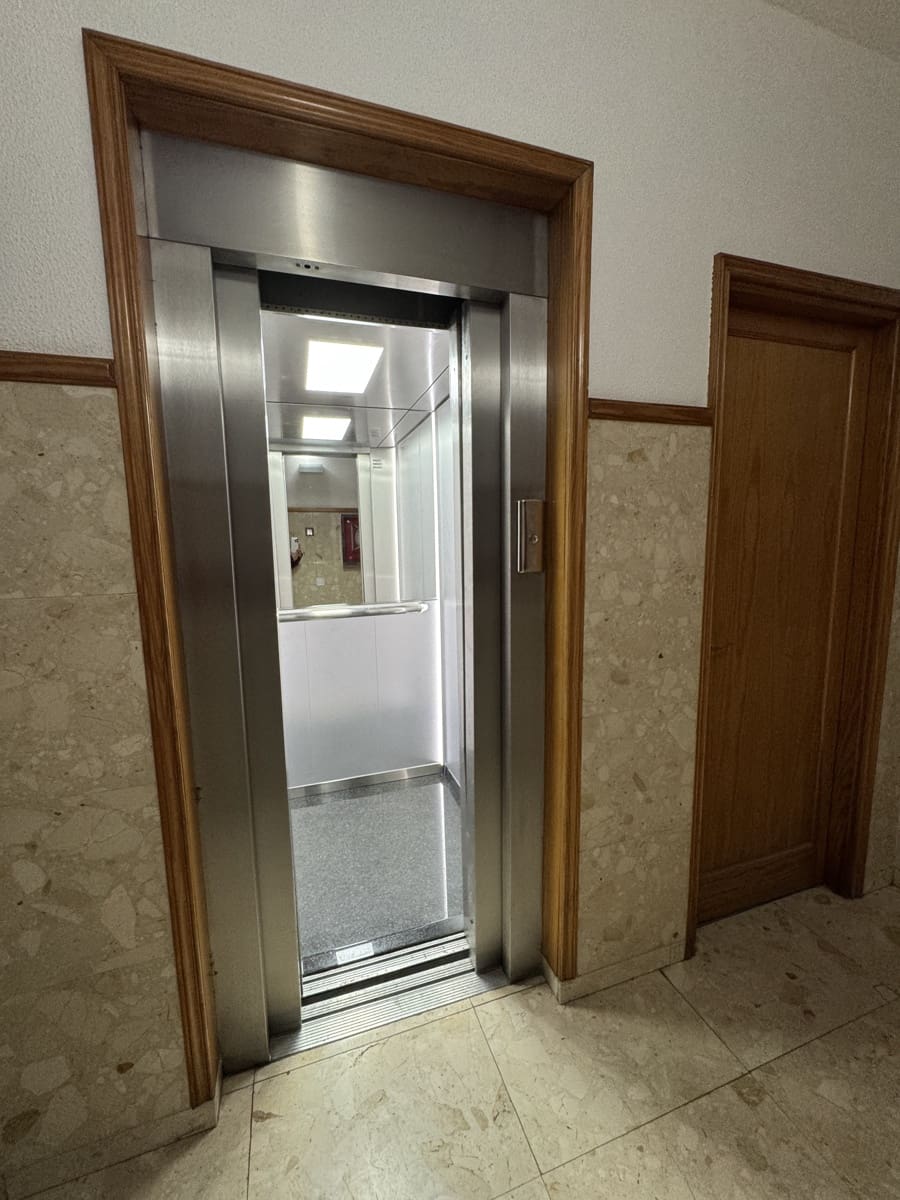 1 camera da letto Ufficio da affittare in Las Palmas de Gran Canaria - 1.750 € (Rif: 9985753)
