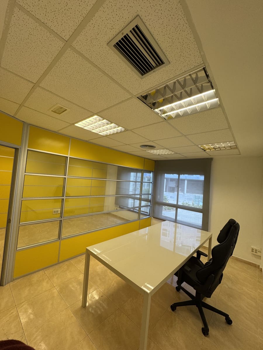 1 camera da letto Ufficio da affittare in Las Palmas de Gran Canaria - 1.750 € (Rif: 9985753)