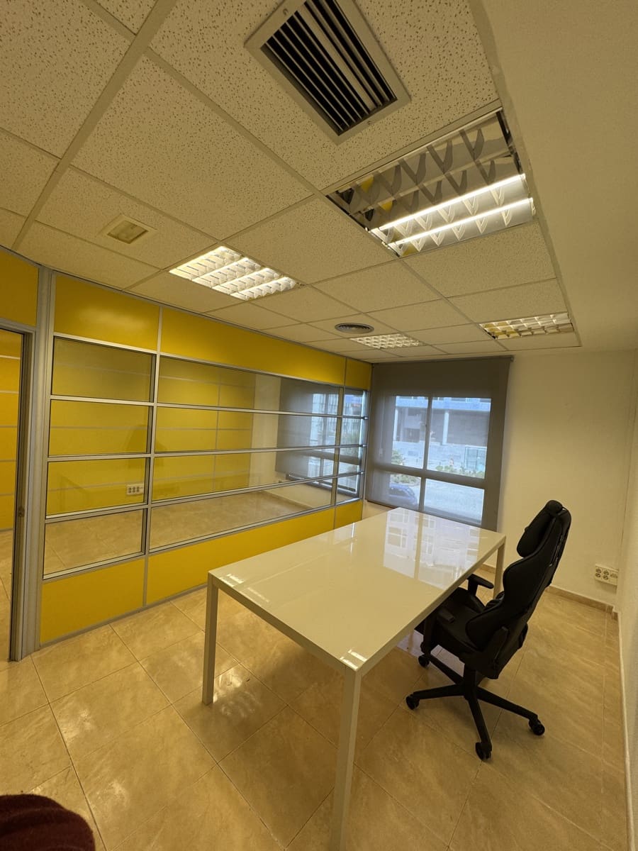 1 camera da letto Ufficio da affittare in Las Palmas de Gran Canaria - 1.750 € (Rif: 9985753)