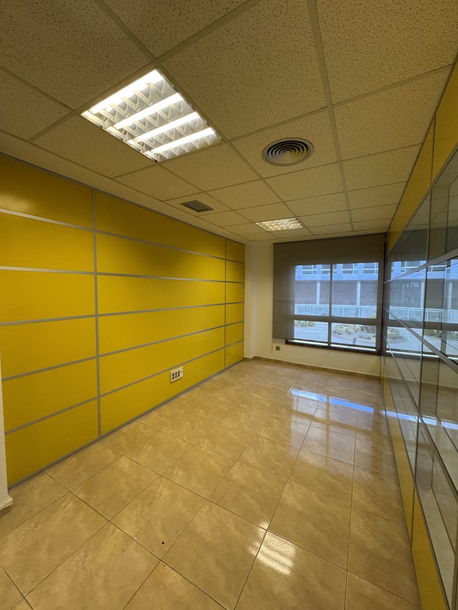 1 camera da letto Ufficio da affittare in Las Palmas de Gran Canaria - 1.750 € (Rif: 9985753)