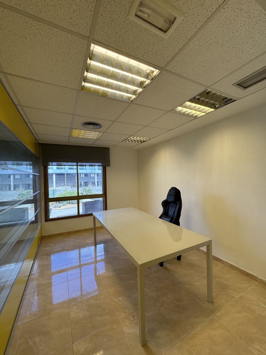 1 camera da letto Ufficio da affittare in Las Palmas de Gran Canaria - 1.750 € (Rif: 9985753)