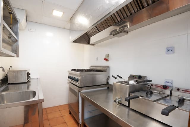 5 quarto Comercial para arrendar em Arenales - Lugo - Avda. Marítima, Las Palmas de Gran Canaria - 2 000 € (Ref: 9985755)