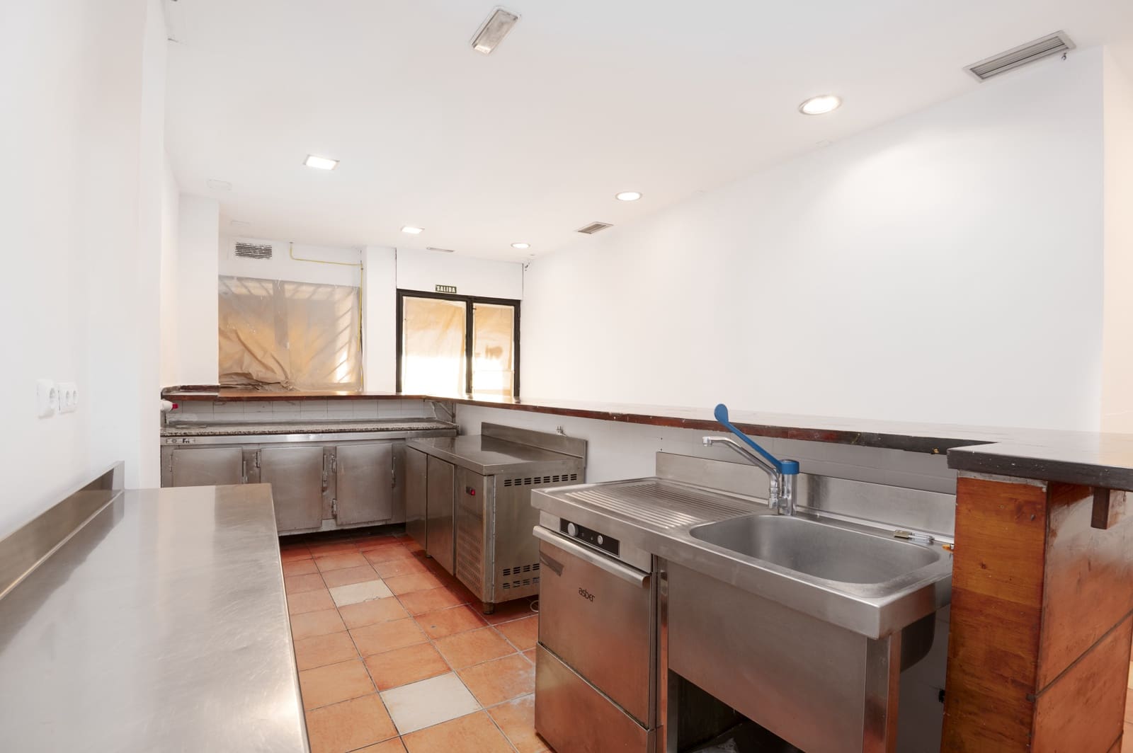 5 quarto Comercial para arrendar em Las Palmas de Gran Canaria - 2 000 € (Ref: 9985755)