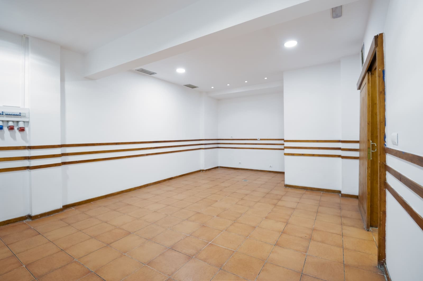 5 quarto Comercial para arrendar em Las Palmas de Gran Canaria - 2 000 € (Ref: 9985755)