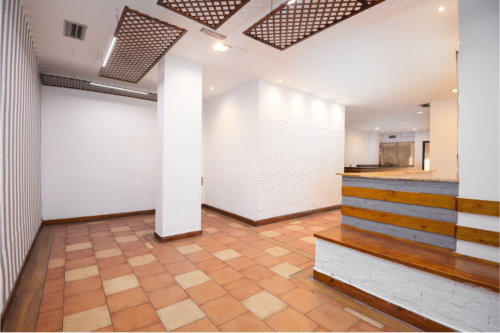5 quarto Comercial para arrendar em Las Palmas de Gran Canaria - 2 000 € (Ref: 9985755)