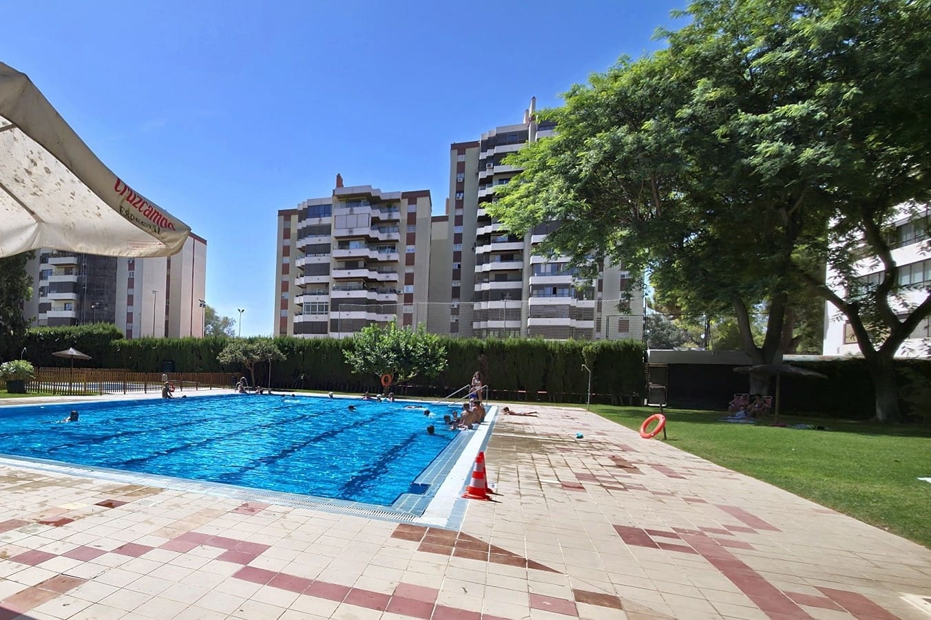 3 chambre Appartement à vendre à Jerez de la Frontera avec piscine garage - 350 000 € (Ref: 10048107)