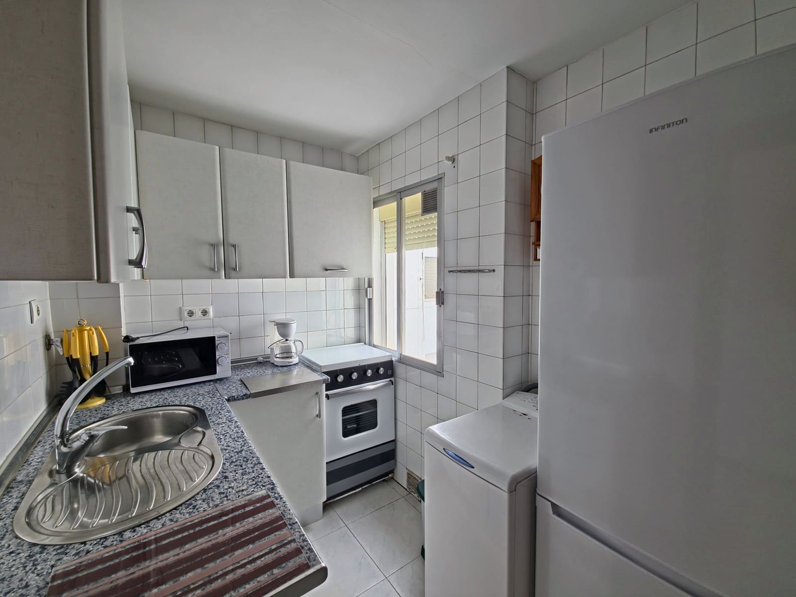 2 bedroom Apartment for rent in Rota with garage - € 750 (Ref: 10079978)
