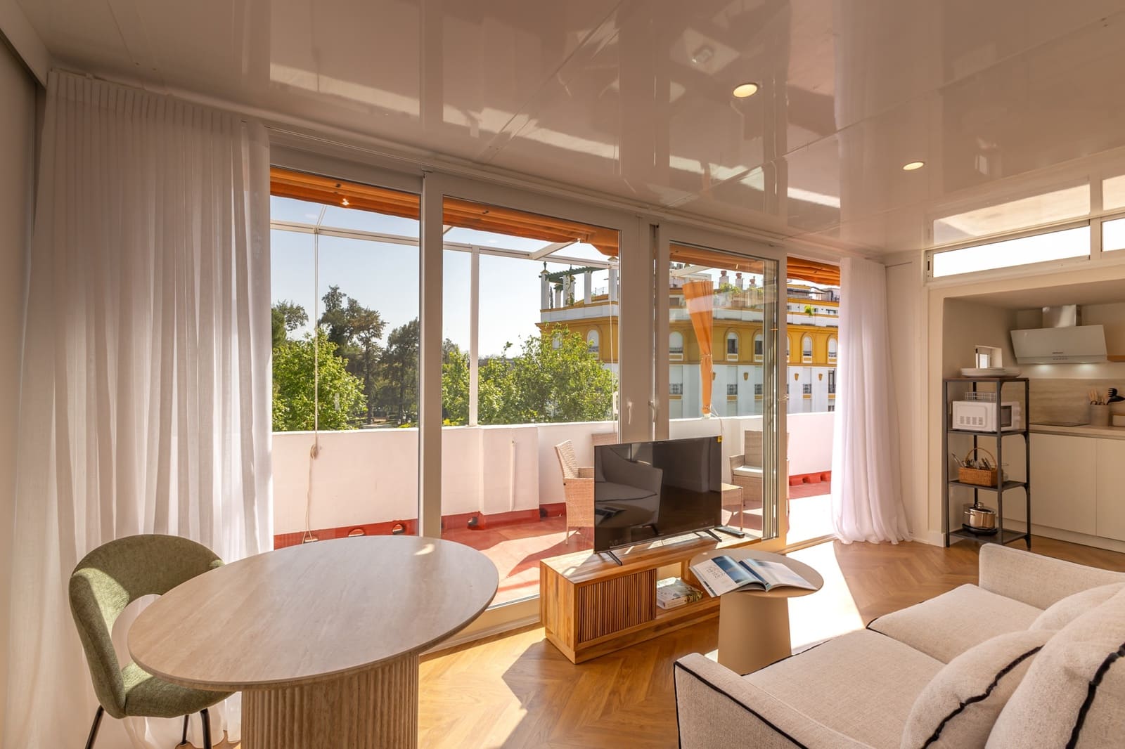 1 soveværelse Lejlighed til leje i Sevilla by - € 1.590 (Ref: 10100602)
