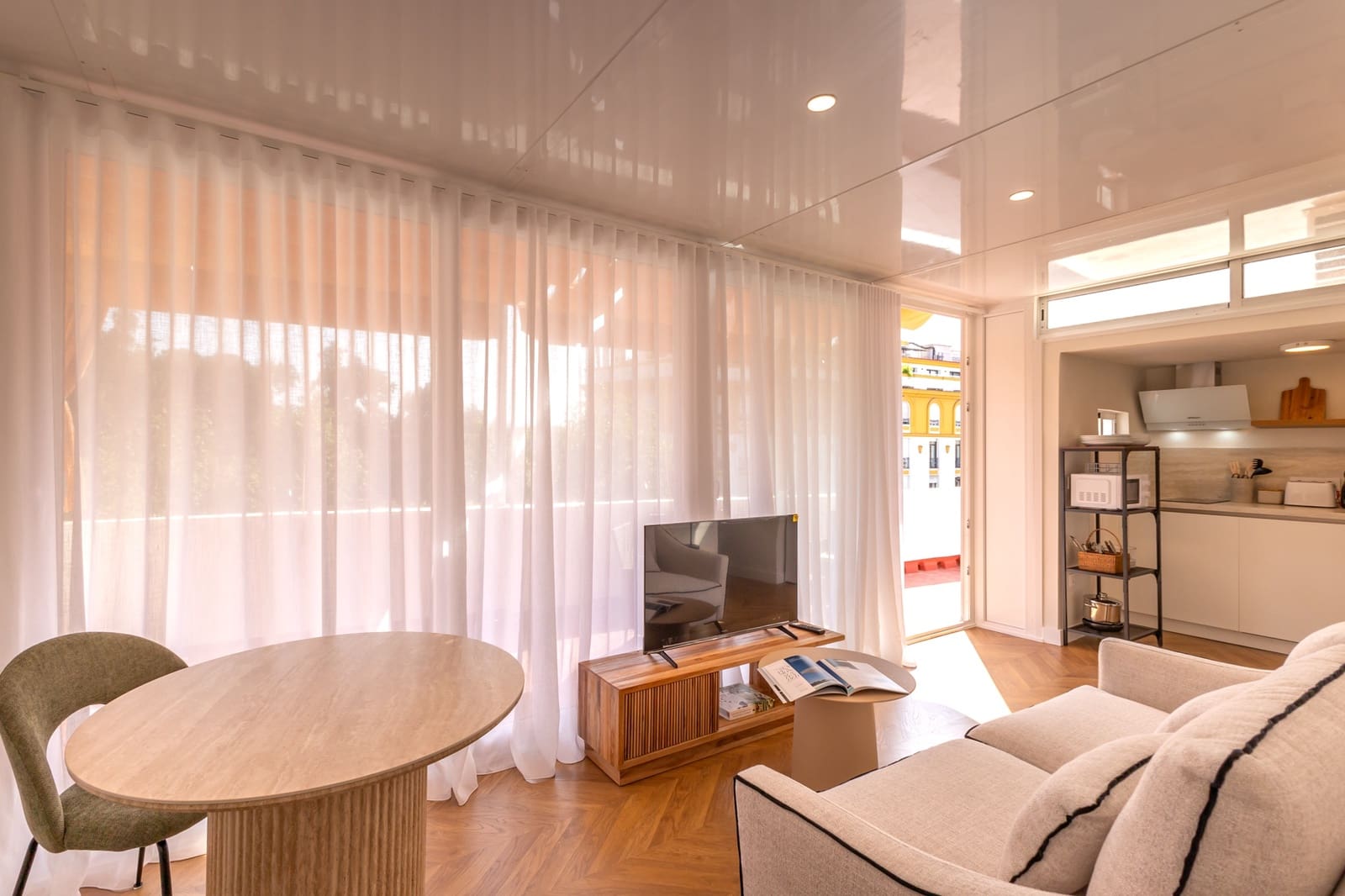 1 soveværelse Lejlighed til leje i Sevilla by - € 1.590 (Ref: 10100602)
