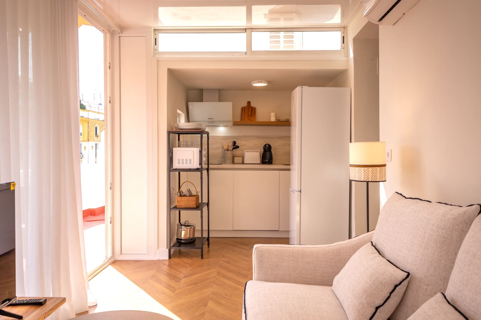 1 soveværelse Lejlighed til leje i Sevilla by - € 1.590 (Ref: 10100602)