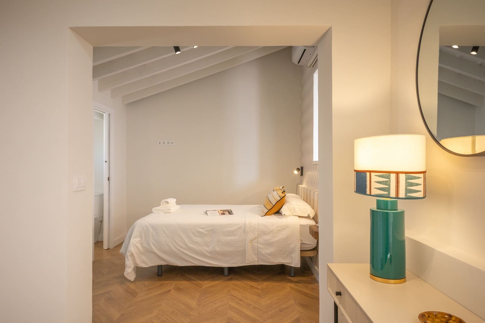 1 soveværelse Lejlighed til leje i Sevilla by - € 1.590 (Ref: 10100602)