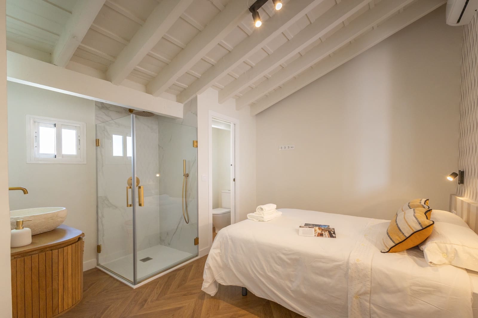 1 soveværelse Lejlighed til leje i Sevilla by - € 1.590 (Ref: 10100602)