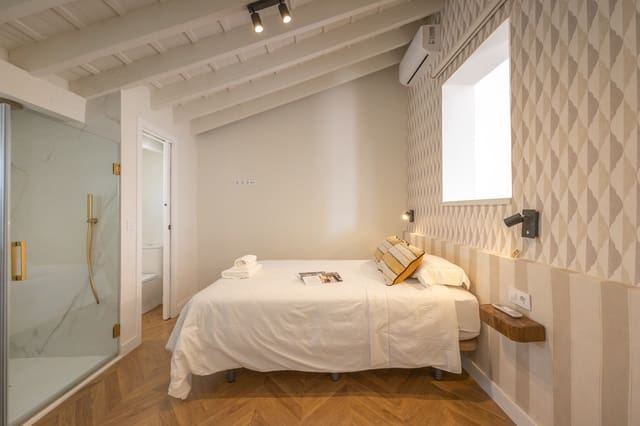 1 soveværelse Lejlighed til leje i Santa Cruz, Sevilla by - € 1.590 (Ref: 10100602)