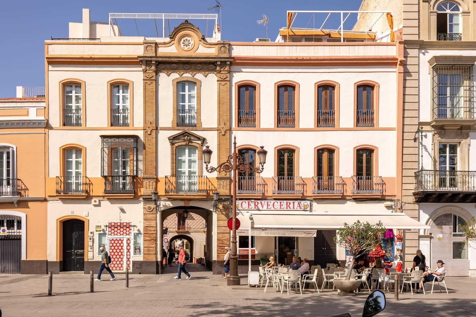 1 soveværelse Lejlighed til leje i Sevilla by - € 1.590 (Ref: 10100602)