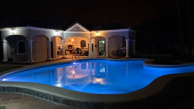 5 sovrum Lägenhet till salu i Arcos de la Frontera med pool - 1 000 000 € (Ref: 10147480)