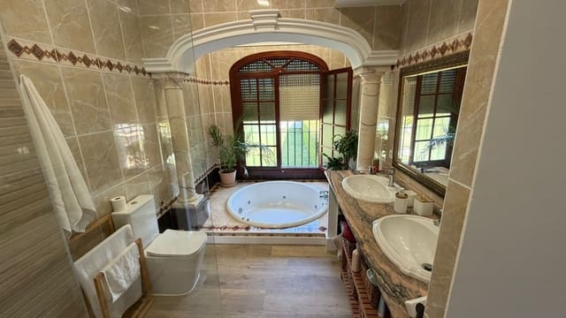 5 sovrum Lägenhet till salu i Arcos de la Frontera med pool - 1 000 000 € (Ref: 10147480)